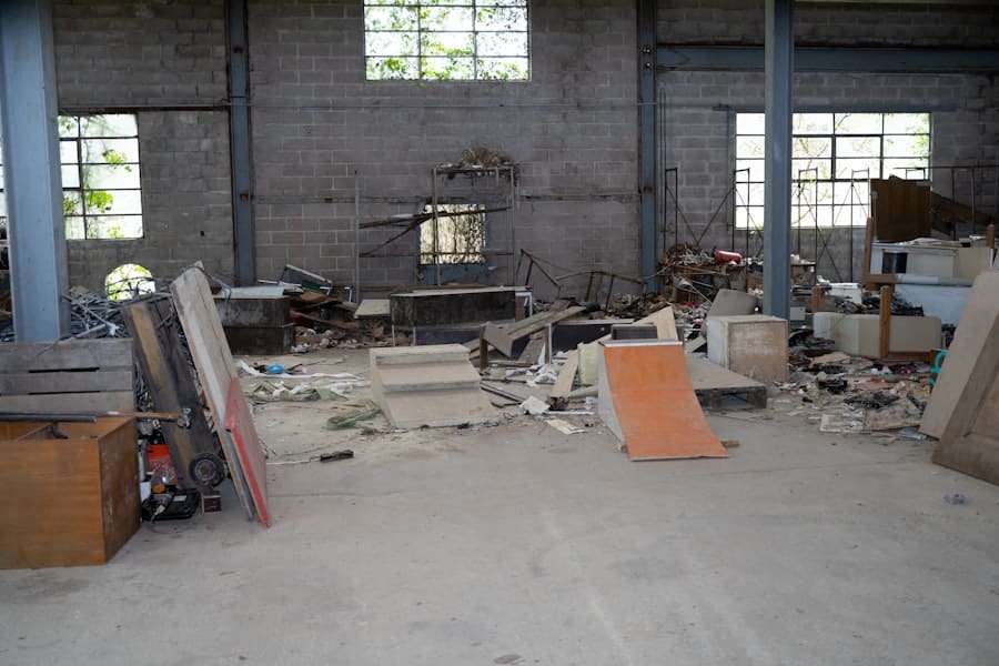 How Do Long-distance Movers Assist Clients in Disassembling and Reassembling Furniture, Appliances, or Equipment, and What Additional Services Do They Offer? 1 abcdhe 15
