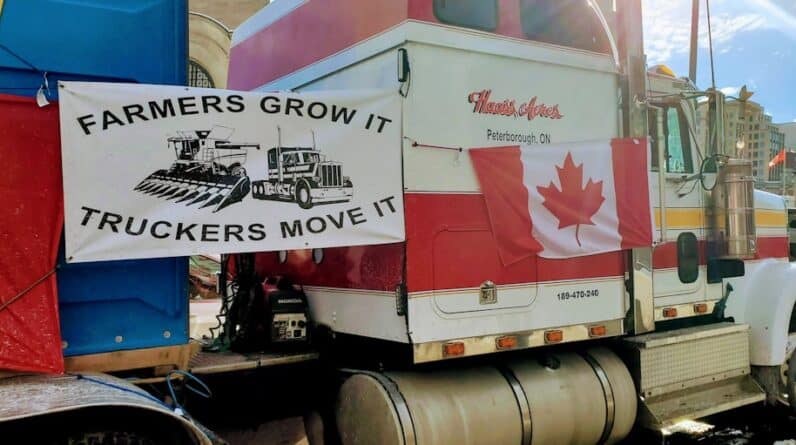 Photo Moving Truck and Movers