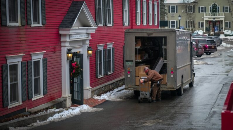 Photo Senior Moving Help