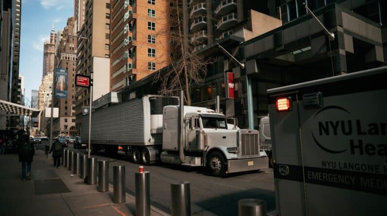 Photo Moving Truck and Movers